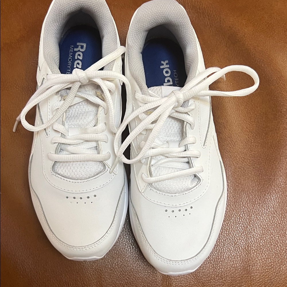 EUC Reebok Duo Max Moving Air leather size 6